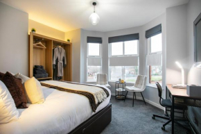Entire Luxurious 2 Bedroom Flat